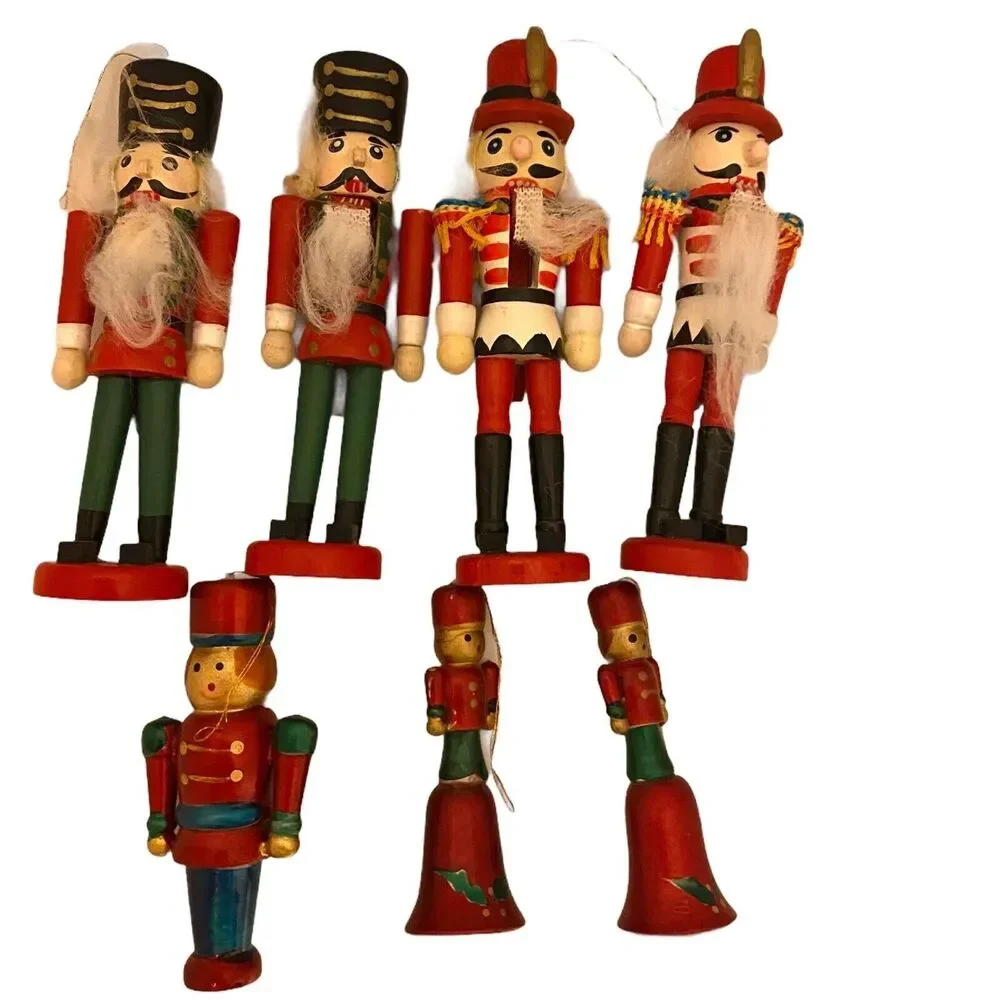 #3769 VTG Nutcraker and soldier wood Christmas ornaments,  5 X 3